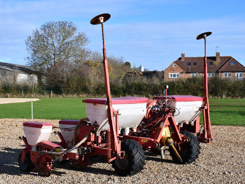 Accord Maize drill 6-row