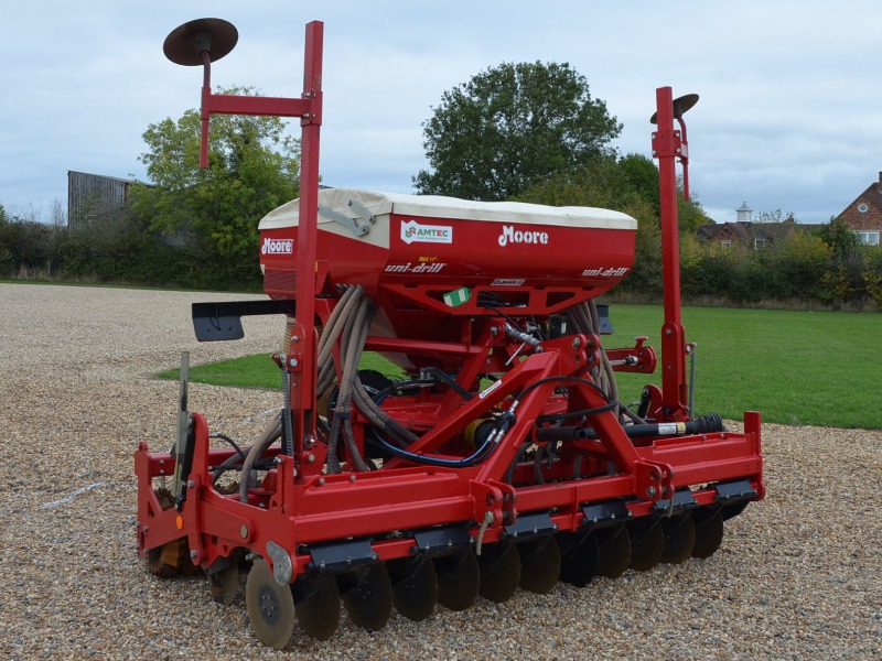 Moore Uni-drill direct disc drill 3m