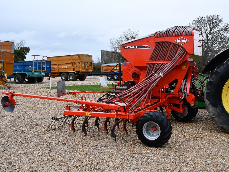 Kuhn Megant 600 tine seeder 6m