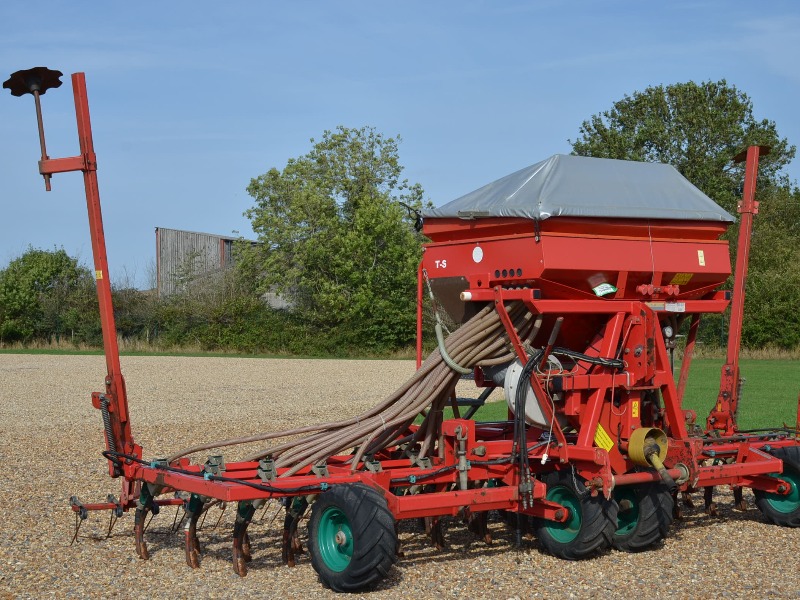 Kverneland Accord TS tine drill 4.8m