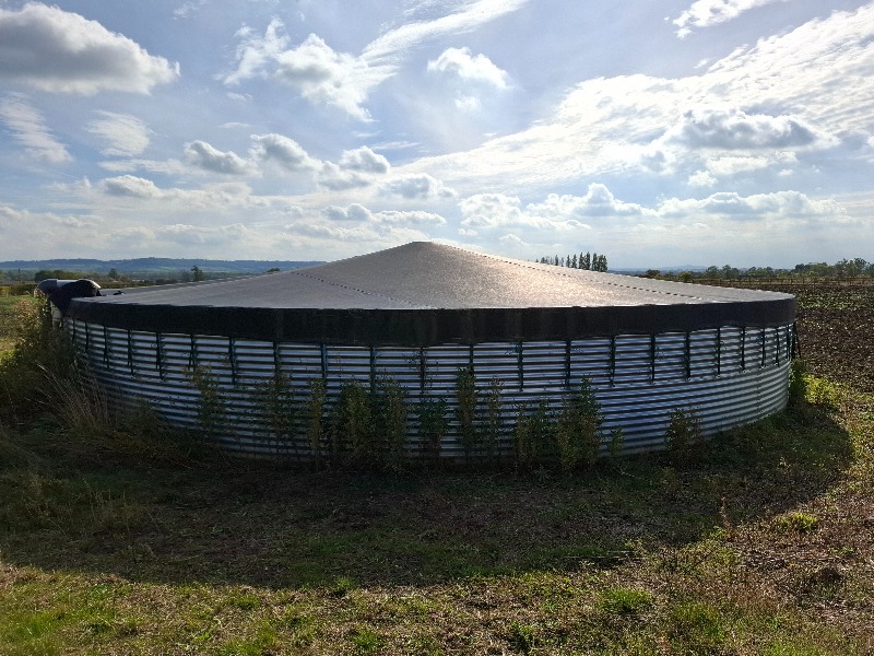 Water storage tank
