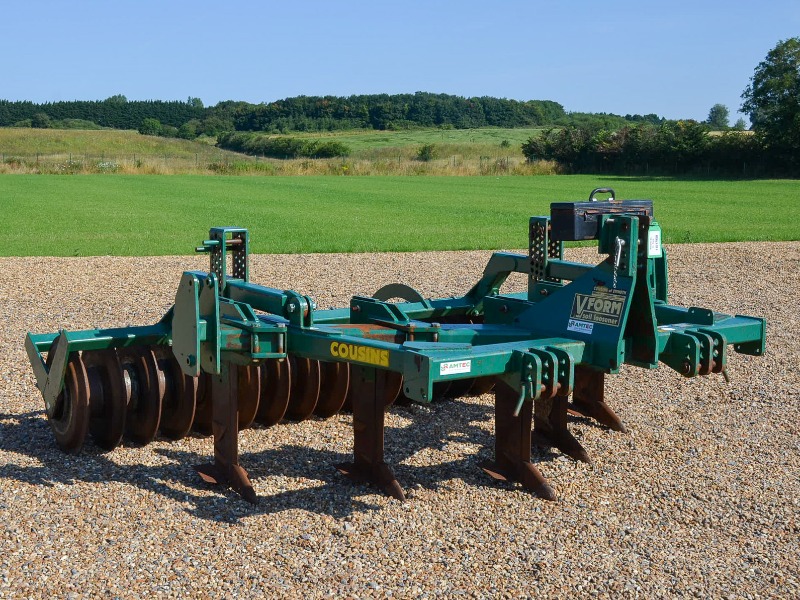 Cousins V-form 5 leg subsoiler 3m