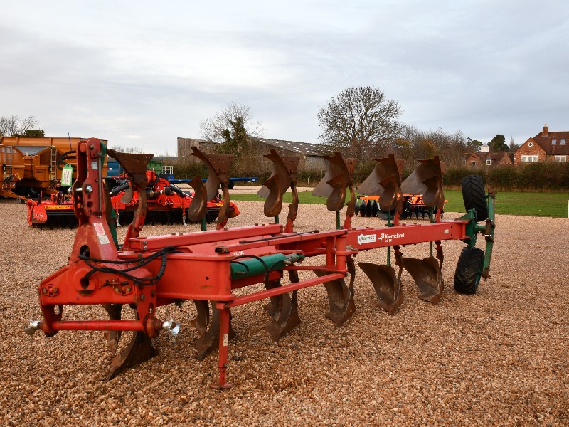 Kverneland LO85/300 plough 6-furrows