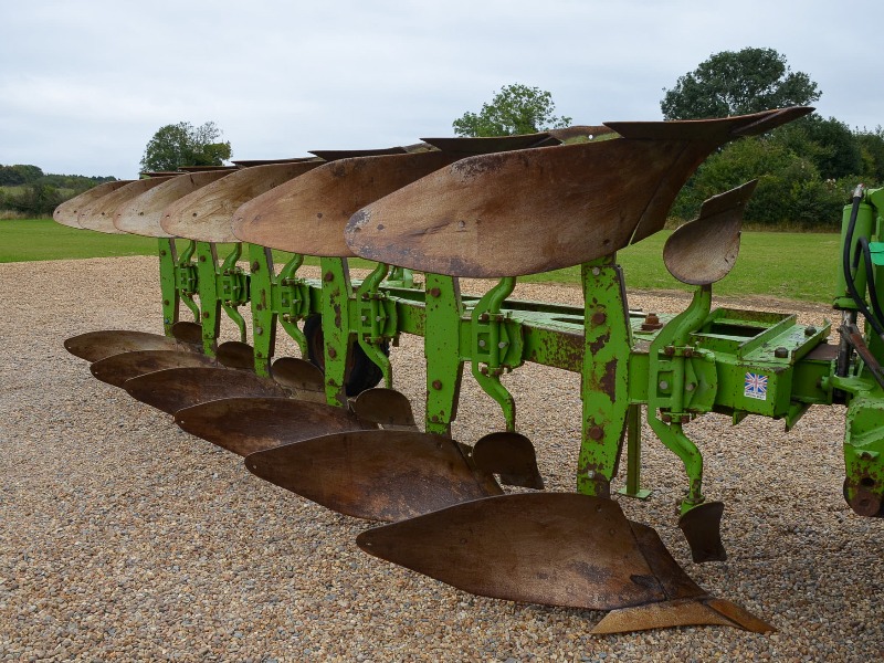 Dowdeswell DP120 plough 6 furrows