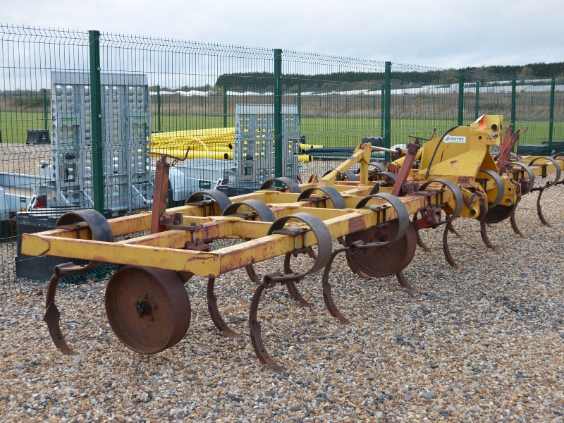 Vibroflex tined cultivator 8m