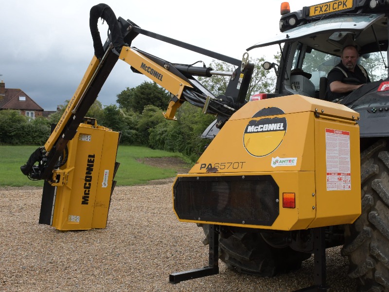 McConnel PA6570T hedgecutter