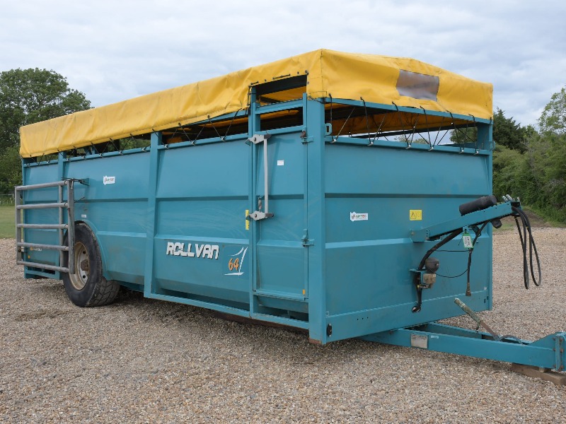 ROLLAND STOCK TRAILER 22 FT