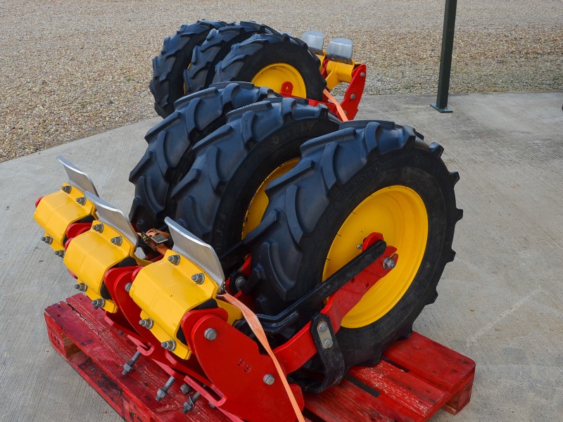 Vaderstad Rapid tyre packer