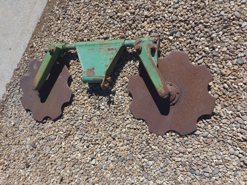 Dowdeswell DP7 rear disc assembly