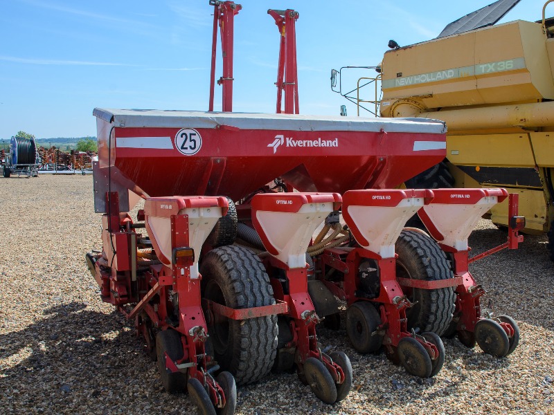 Kverneland Optima maize drill 8 row