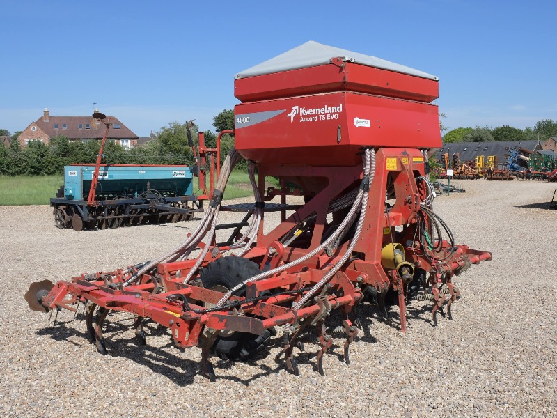 Kverneland Accord TS Evo tine drill 4m
