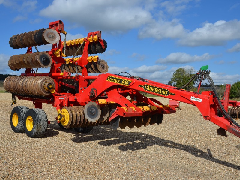 Vaderstad Carrier CR650 short disc cultivator 6.5m complete with BioDrill